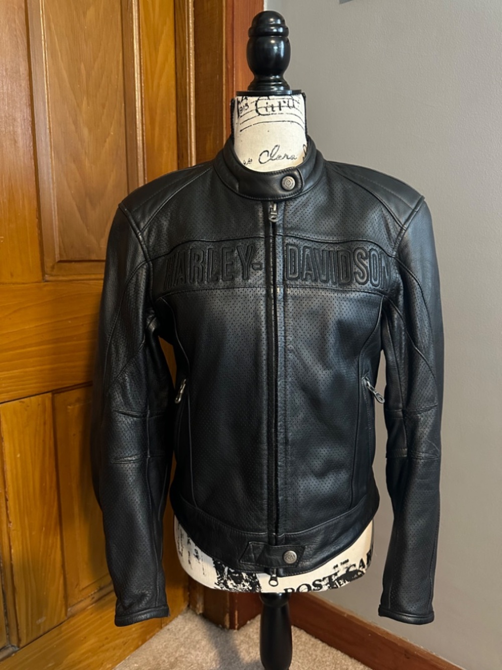 Harley Davidson Black Leather Jacket - Picture 8 of 9